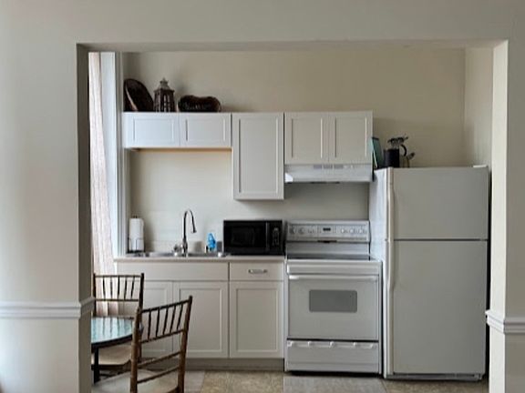 4th image of 33 N Beaver St