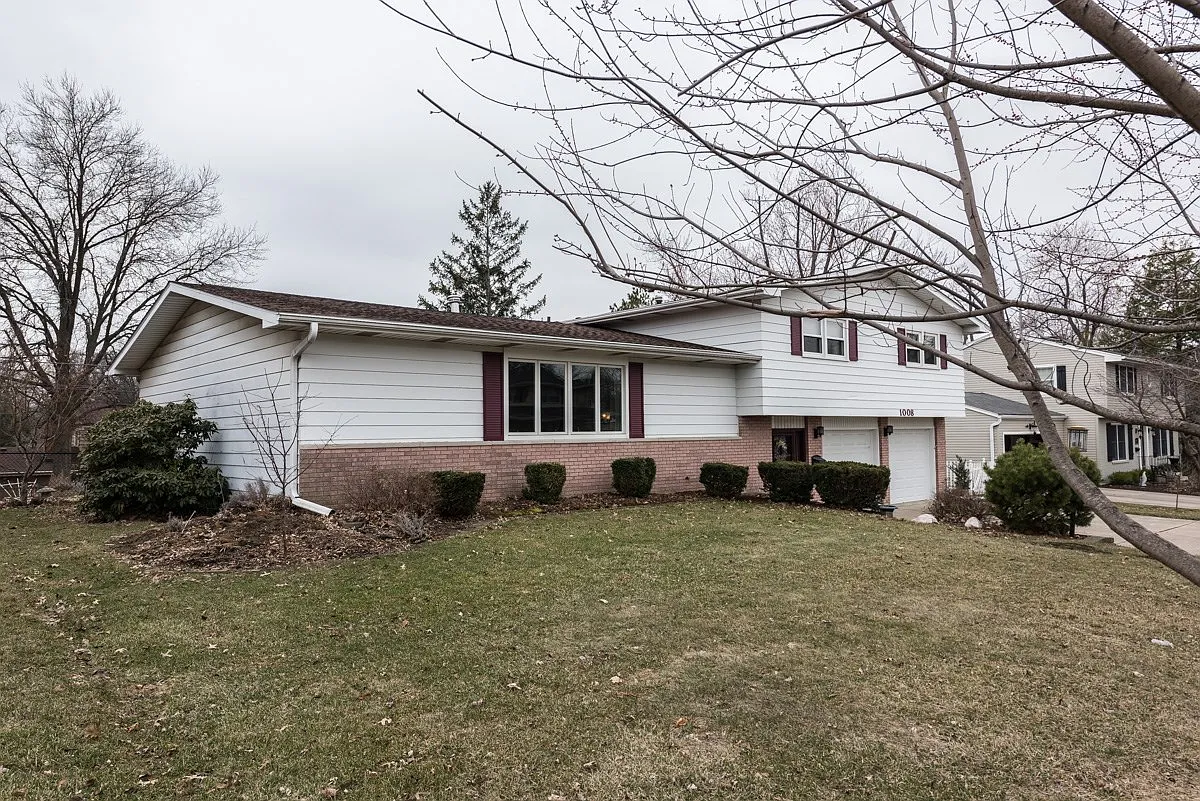 1008 W Kensington Dr photo 1