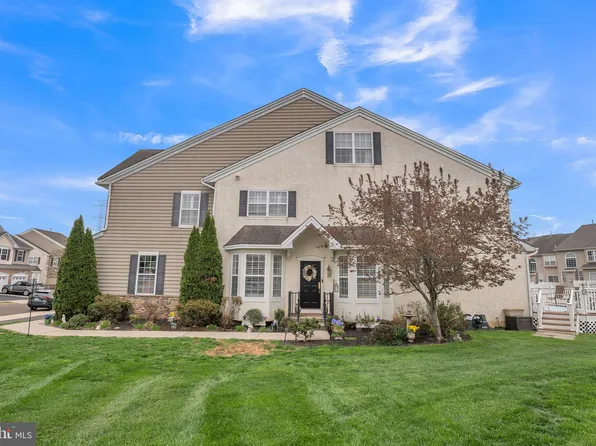 18 Wellington Rd, Newtown, PA 18940