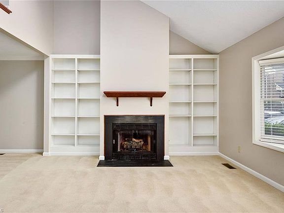 5th image of 18 Park Village Ln Unit D