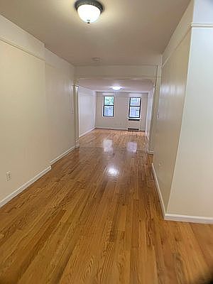 3rd image of 25 Cooper St APT 1F