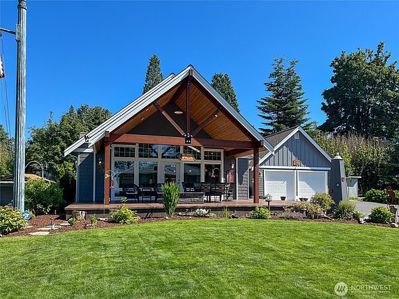 4th image of 6968 Birch Bay Dr.