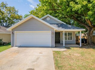 1204 S 3rd St, Rogers, AR 72756