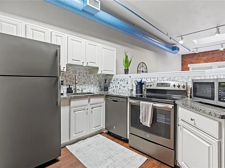 700 Broadway Blvd #508 — Photo 13
