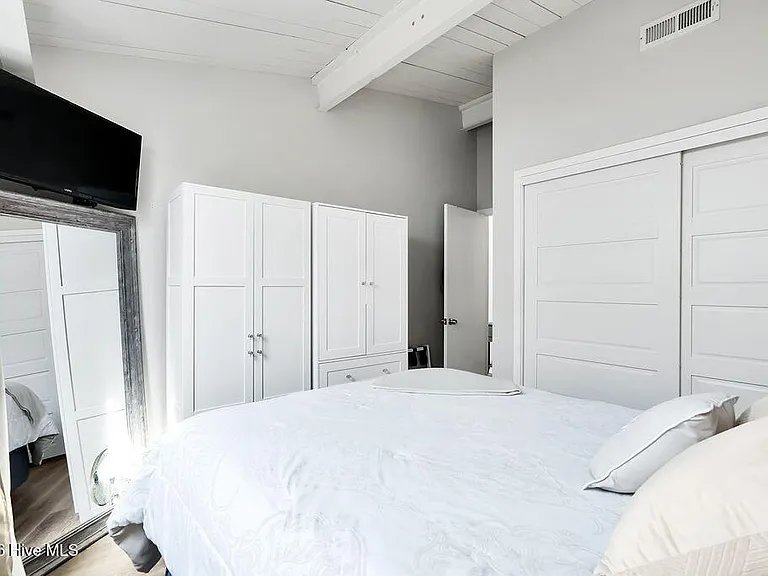 311 N 2nd St #G — Photo 37