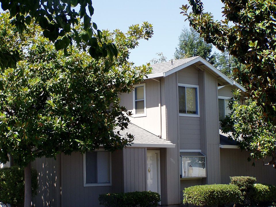 1st image of 5711 Saxony Ct