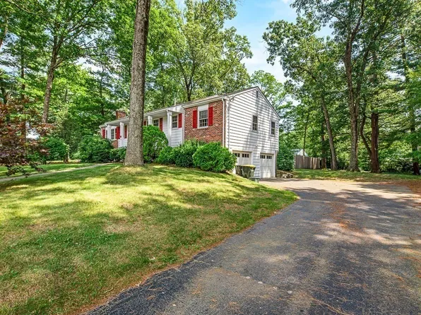 15 Flynn Rd, Franklin, MA 02038