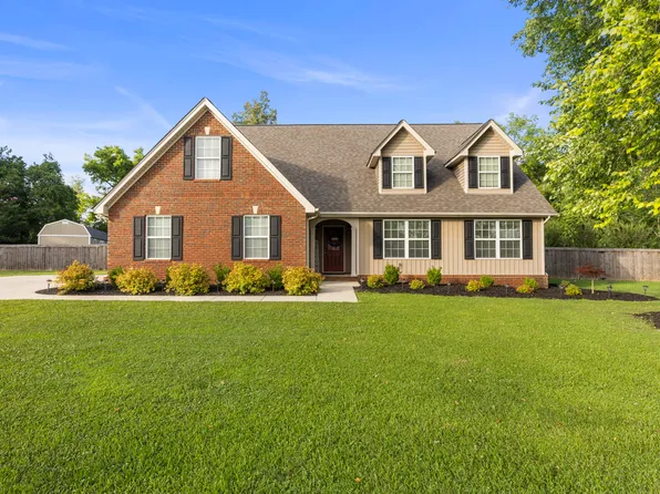 304 Sweet Birch Dr, Rossville, GA 30741
