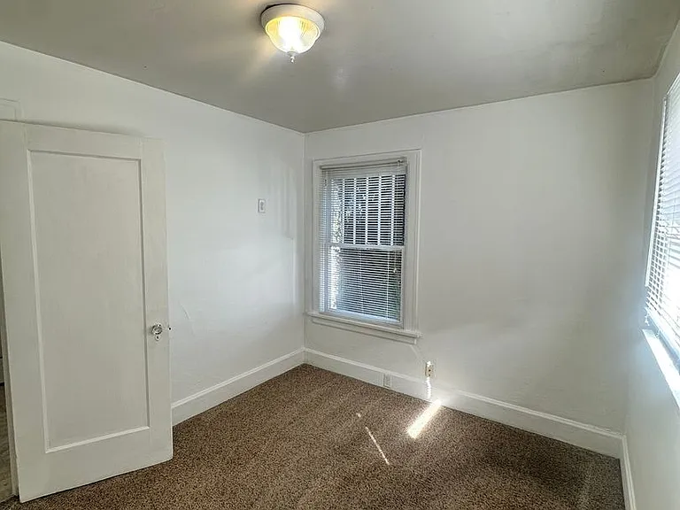 801 Kittitas St — Photo 9
