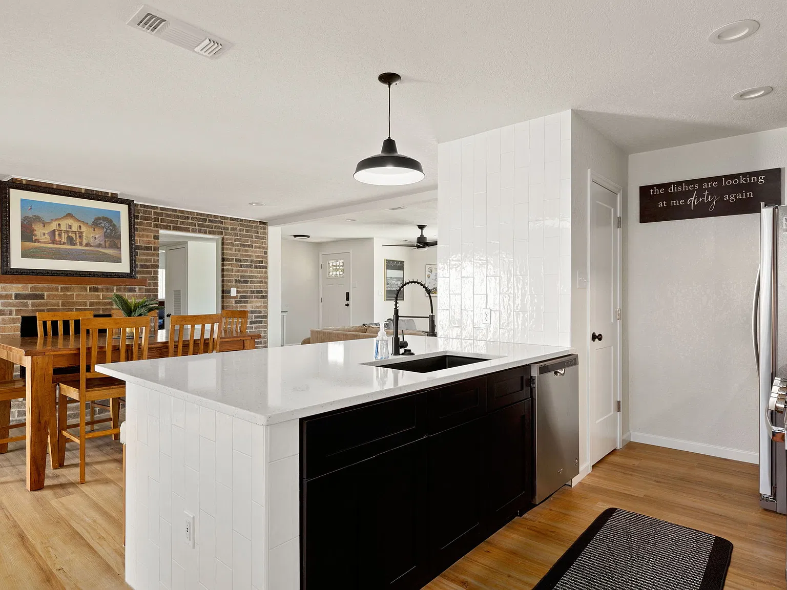 4 bed, 1718 sqft, $1,950 — Photo 4