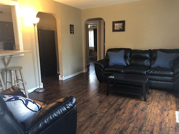 3rd image of 1510 Loretta St