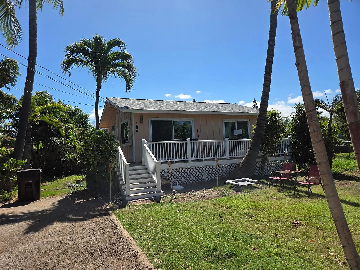 Brand new 2 bd. 1 ba. remodeled cottage on lg. property close to beach. Available now. — Photo 1
