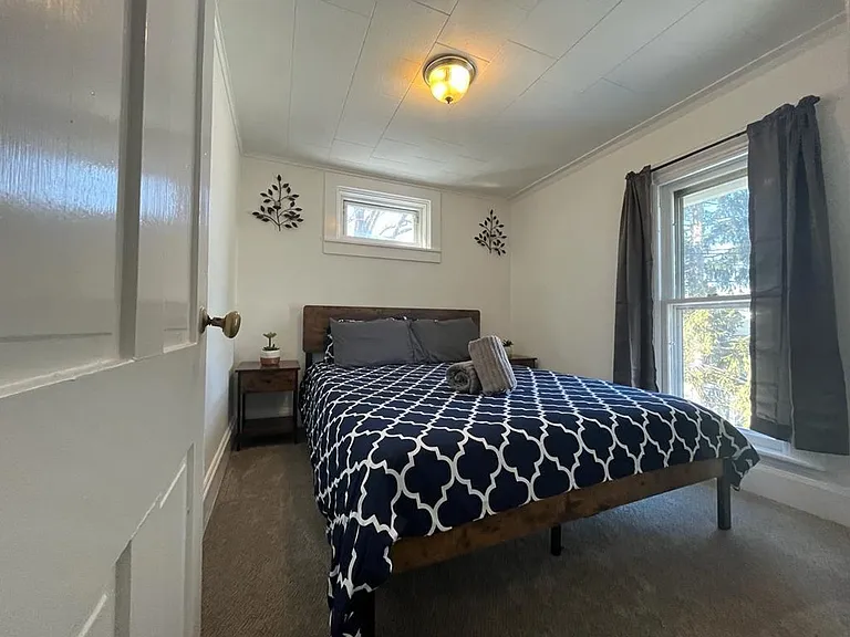208 Hudson St — Photo 6