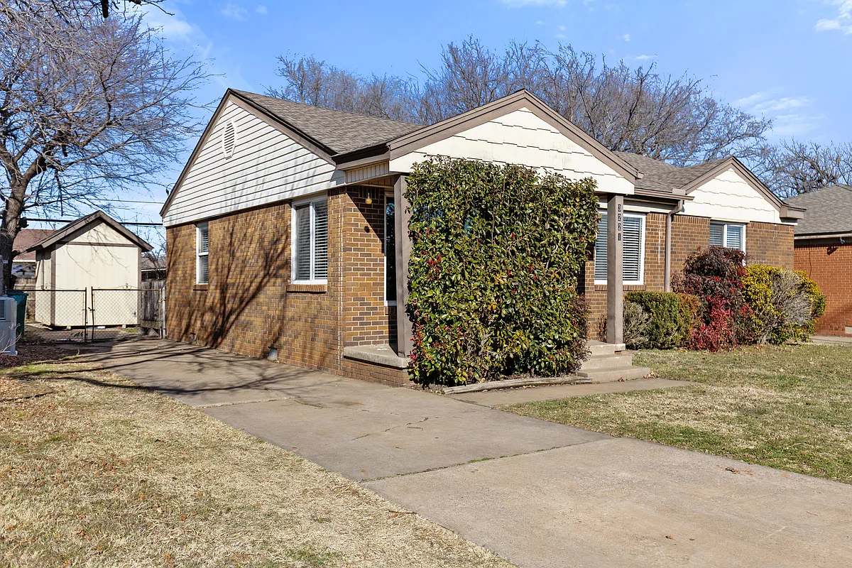 Drive way - 3221 NW 39th Ter