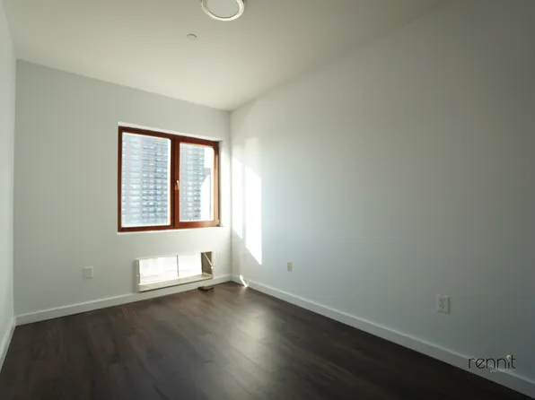 3052 Brighton 01st Street image 5 of 24