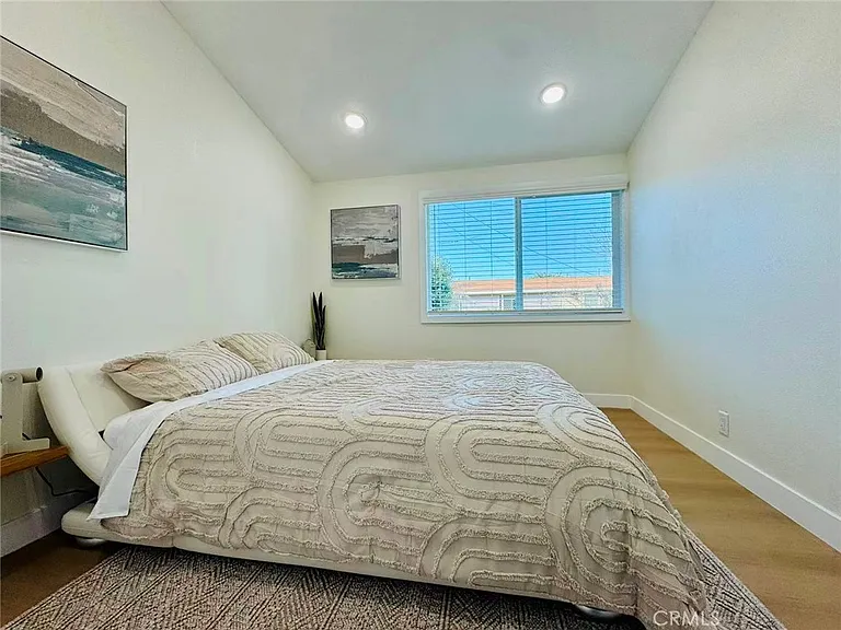 1741 Warwick St #1741 — Photo 15