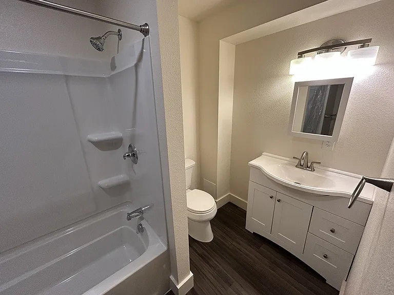 908 Avalon Ave — Photo 12