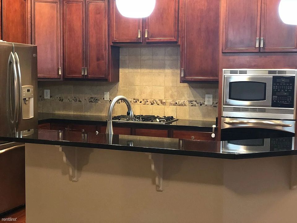 Kitchen w/SS Appliances