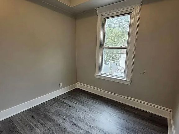 5th image of 136 Shepard Ave #5A