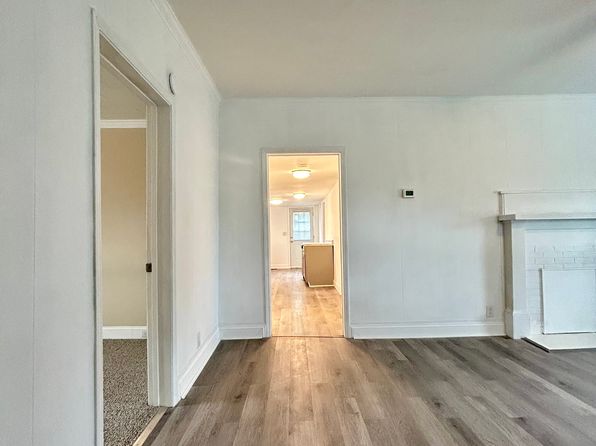 1404 Fieldcrest Rd, Eden, NC 27288
