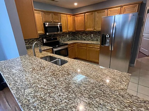 5th image of 1553 Southernwood Dr