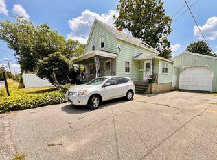 450 Sunderland Rd, Worcester, MA 01604