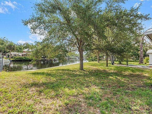 4th image of 5822 River Rd