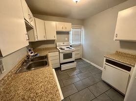 Memorial Drive - 1860 / 1862 / 1864