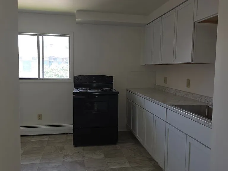 519 W Water St #F — Photo 4