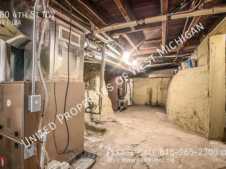 880 4th St NW — Photo 15