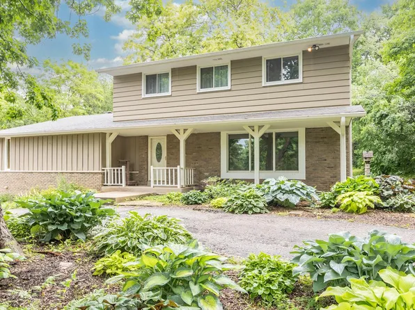S46W22164 Tansdale ROAD, Waukesha, WI 53189