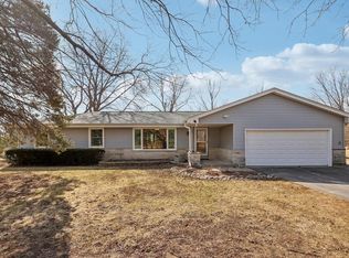 969 Sherman Rd, Cedarburg, WI 53012