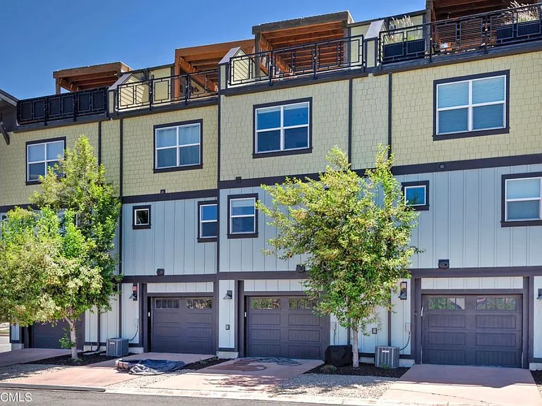 1370 Center Dr #19 — Photo 2