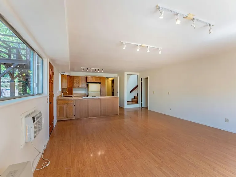 1380 Sanford Ranch Rd — Photo 12