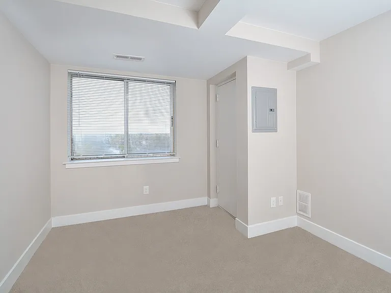 Penthouse Unit 1509 Bedroom