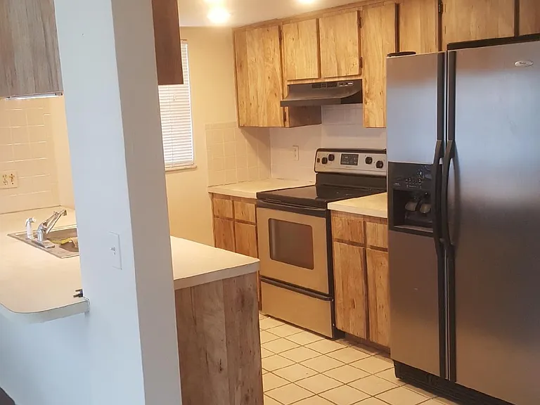6108 Halifax Dr — Photo 6