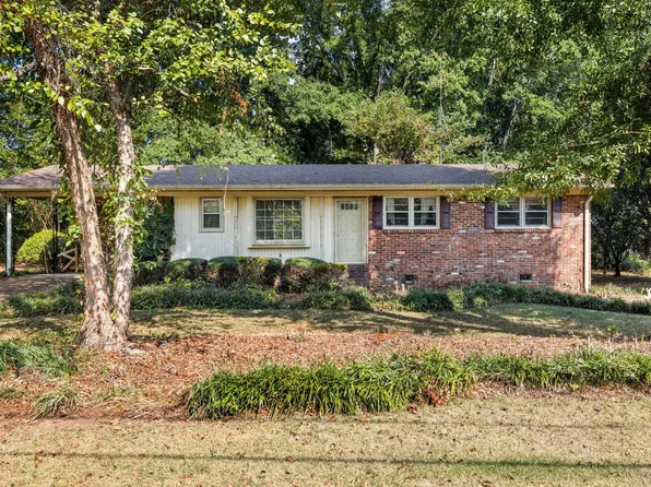 110 Hollywood Dr, Tuscumbia, AL 35674