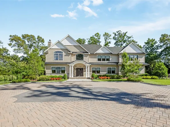 11 Landview Drive, Dix Hills, NY 11746