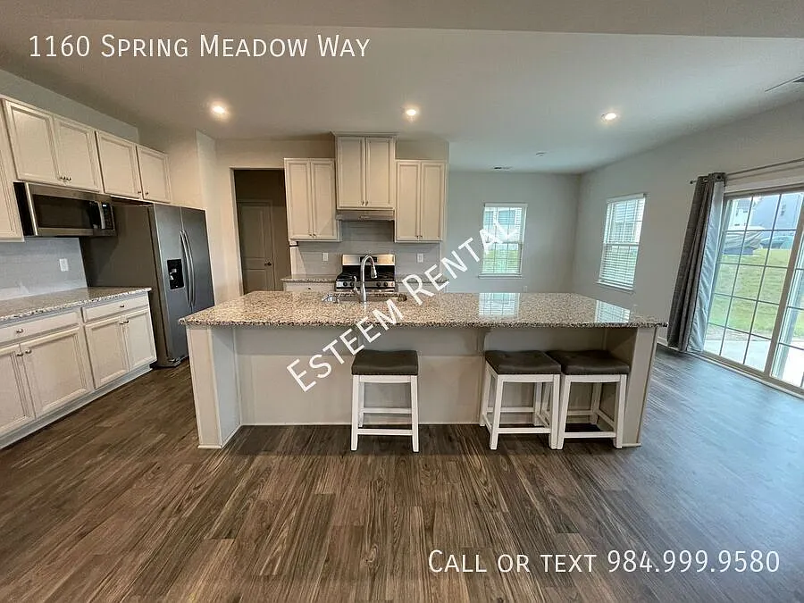 4 bed, 2.5 bath, 2400 sqft, $2,375 — Photo 1