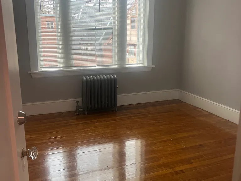 15 Irving St #3L — Photo 3