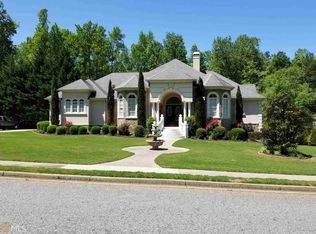 910 Chateau Forest Rd, Hoschton, GA 30548