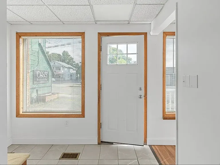 157 Harry L Dr #1 — Photo 4