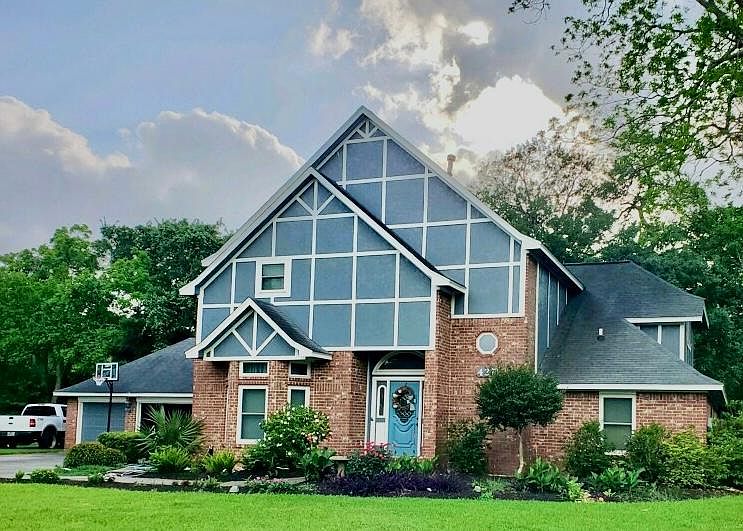 1st image of 427 Huckleberry Dr
