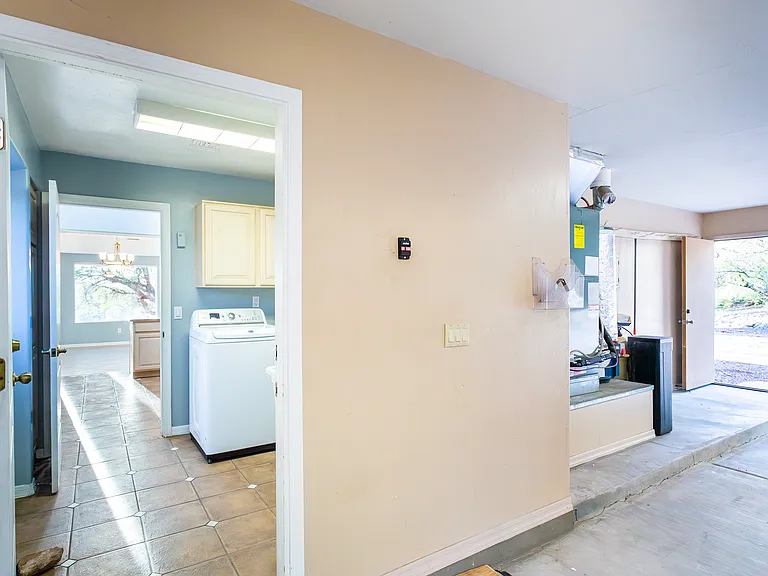 414 Bury Ct — Photo 32