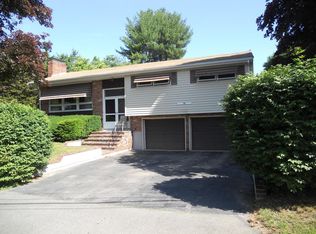 73 Crickett Rd, Brockton, MA 02301