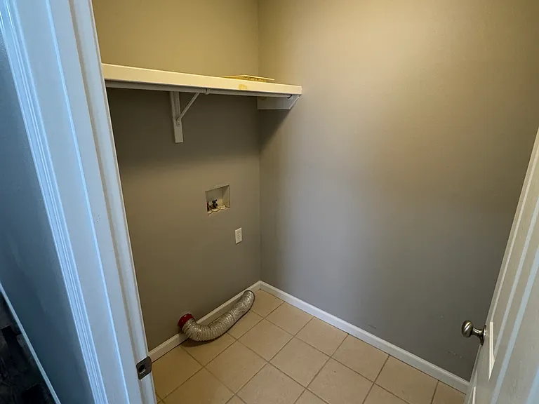 1012 E Chestnut St — Photo 16