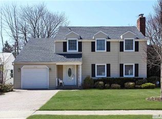 174 Wickham Rd, Garden City, NY 11530
