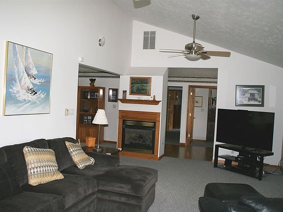 5th image of 979 S Riverwood Dr