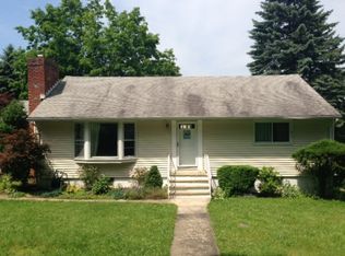 208 Locust Rd, Pleasantville, NY 10570