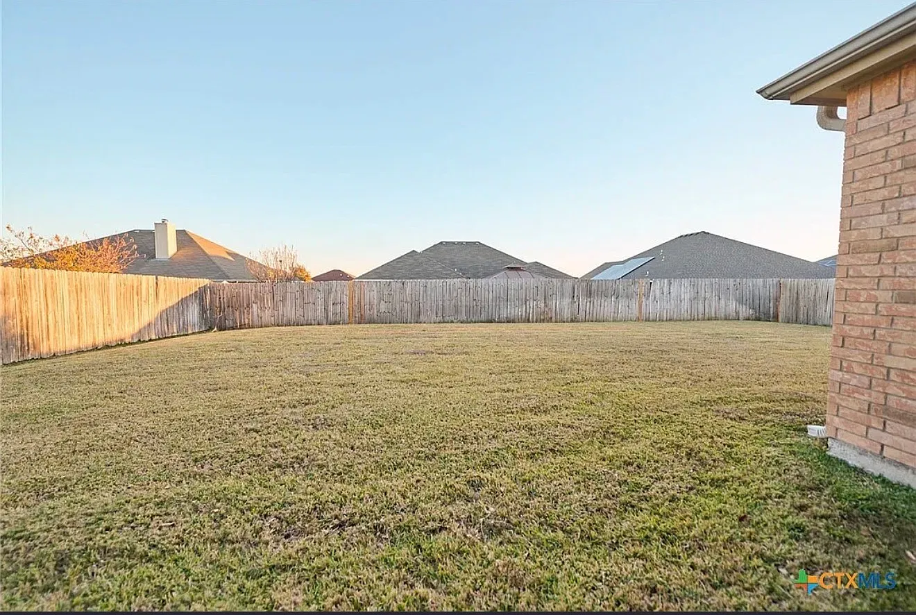 3 bed, 2009 sqft, $1,980 — Photo 4